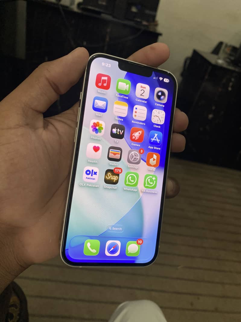Apple iPhone 13 2