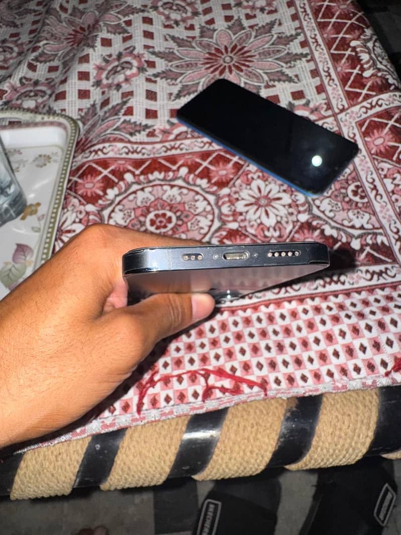 Apple iPhone 12 Pro 4