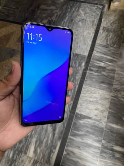 Selling phone brand new condition Vivo with box nd cable