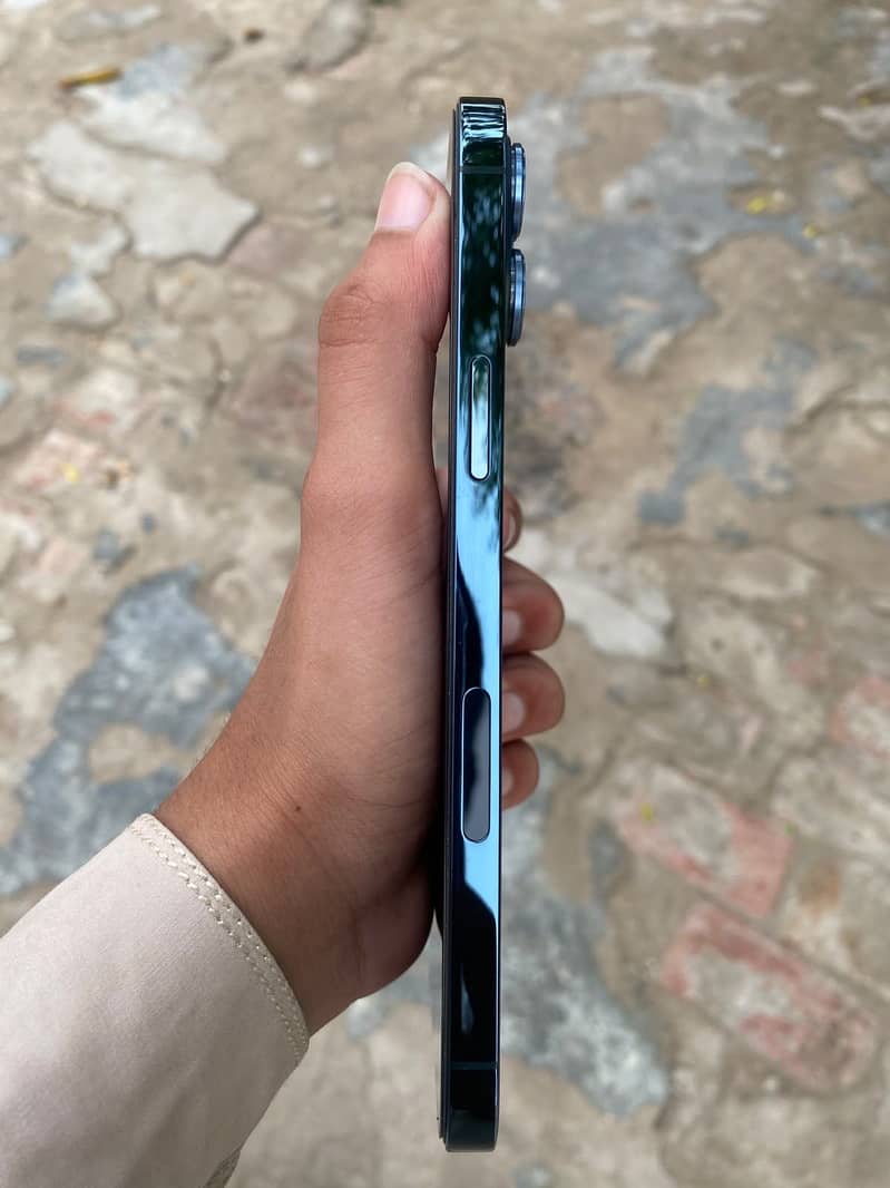 Apple iPhone 12 Pro Max 2