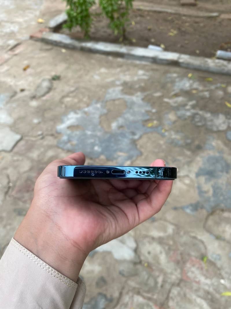 Apple iPhone 12 Pro Max 3