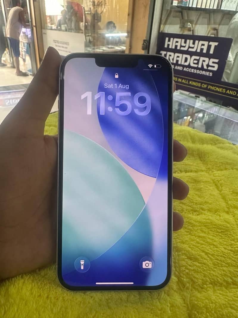 Apple iPhone 14 3