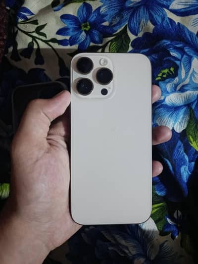 Apple iPhone 16 Pro Max  jv phone condition 10/10