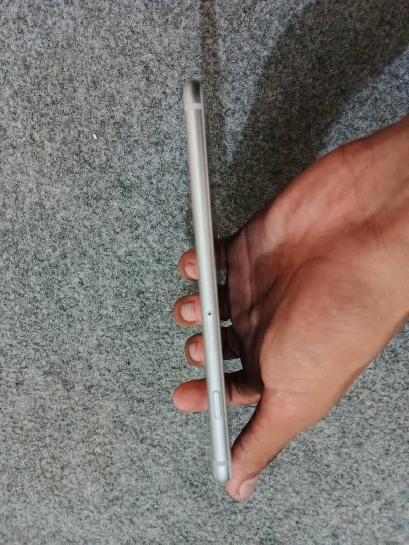 Apple iPhone 6S Plus 4