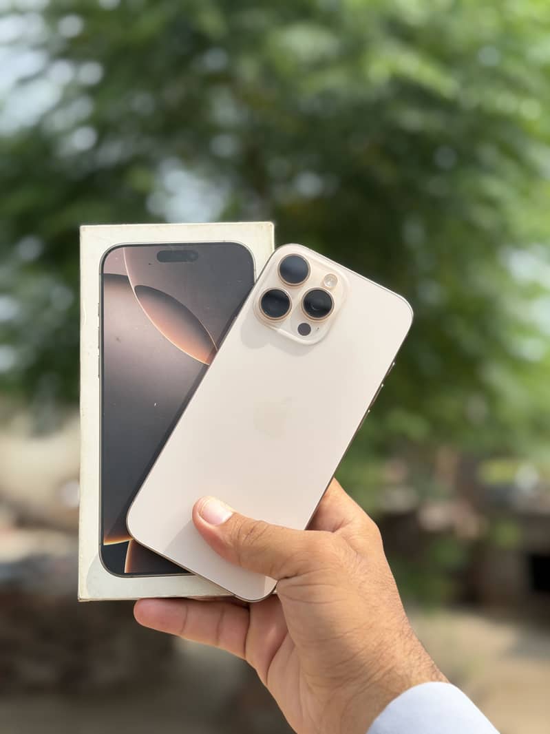 Apple iPhone 16 Pro Max 1