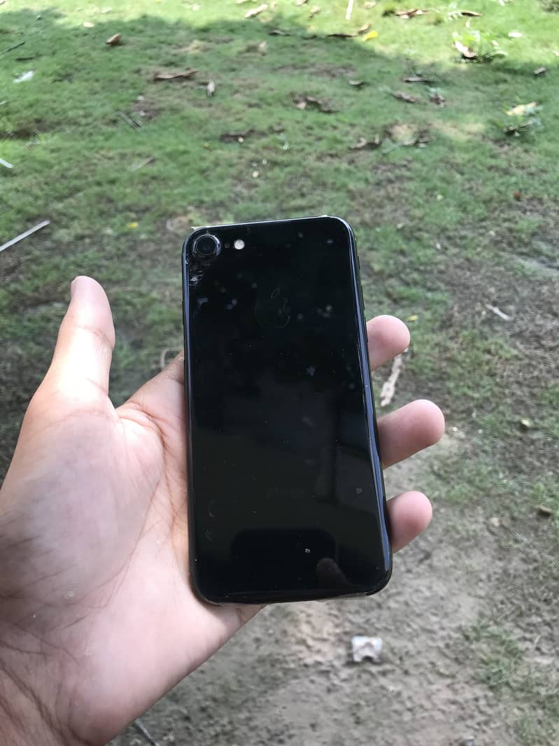 Apple iPhone 7 1
