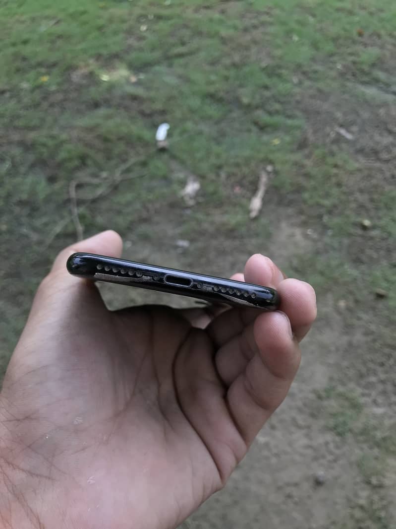 Apple iPhone 7 2