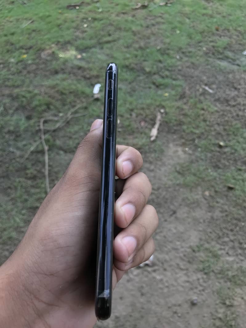 Apple iPhone 7 3
