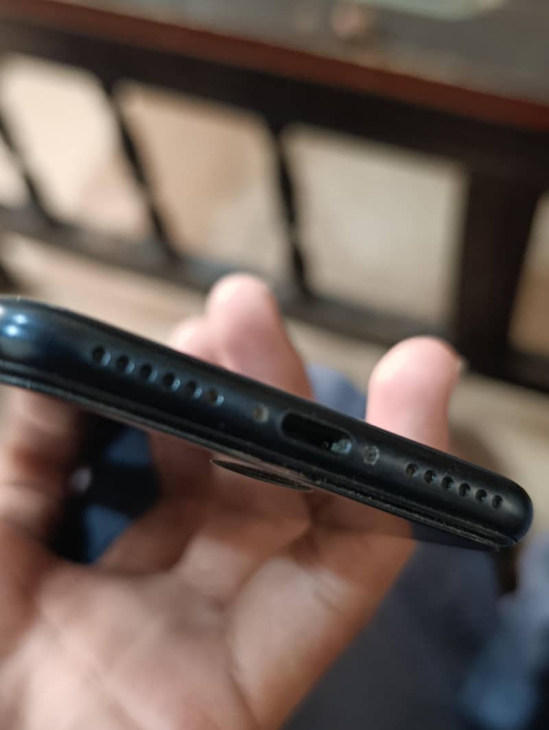 Apple iPhone SE 3rd Generation 4