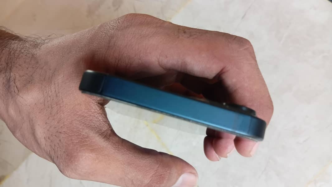 Apple iPhone 13 3