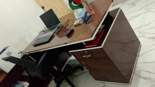 office tabel for sale