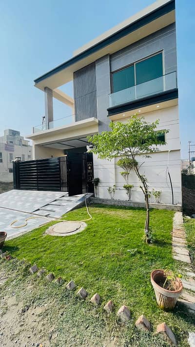 Lda Avenue One 10 Marla House Available For Sale At Lucrative Price