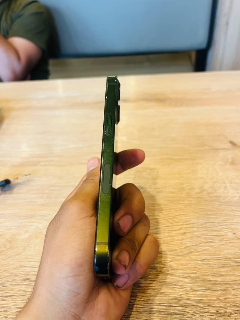 Apple iPhone 11 4
