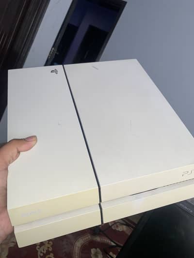 Ps4 with led screen and two controllers