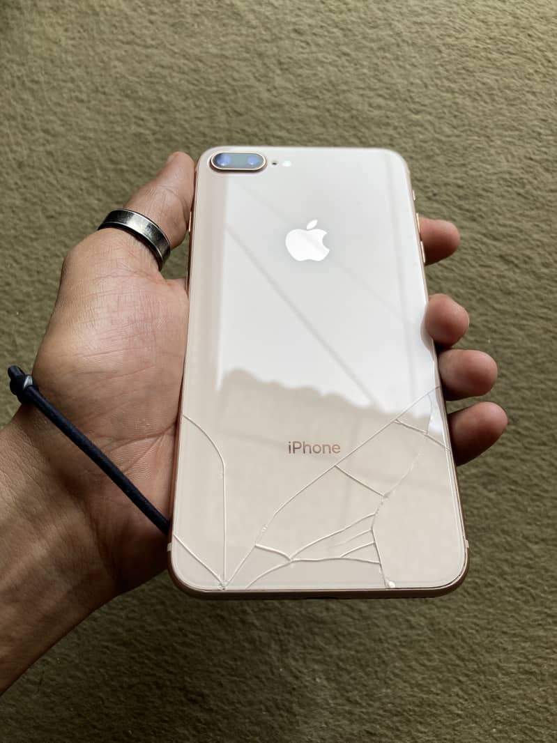 Apple iPhone 8 Plus 1