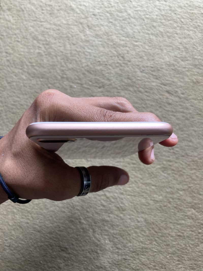 Apple iPhone 8 Plus 5