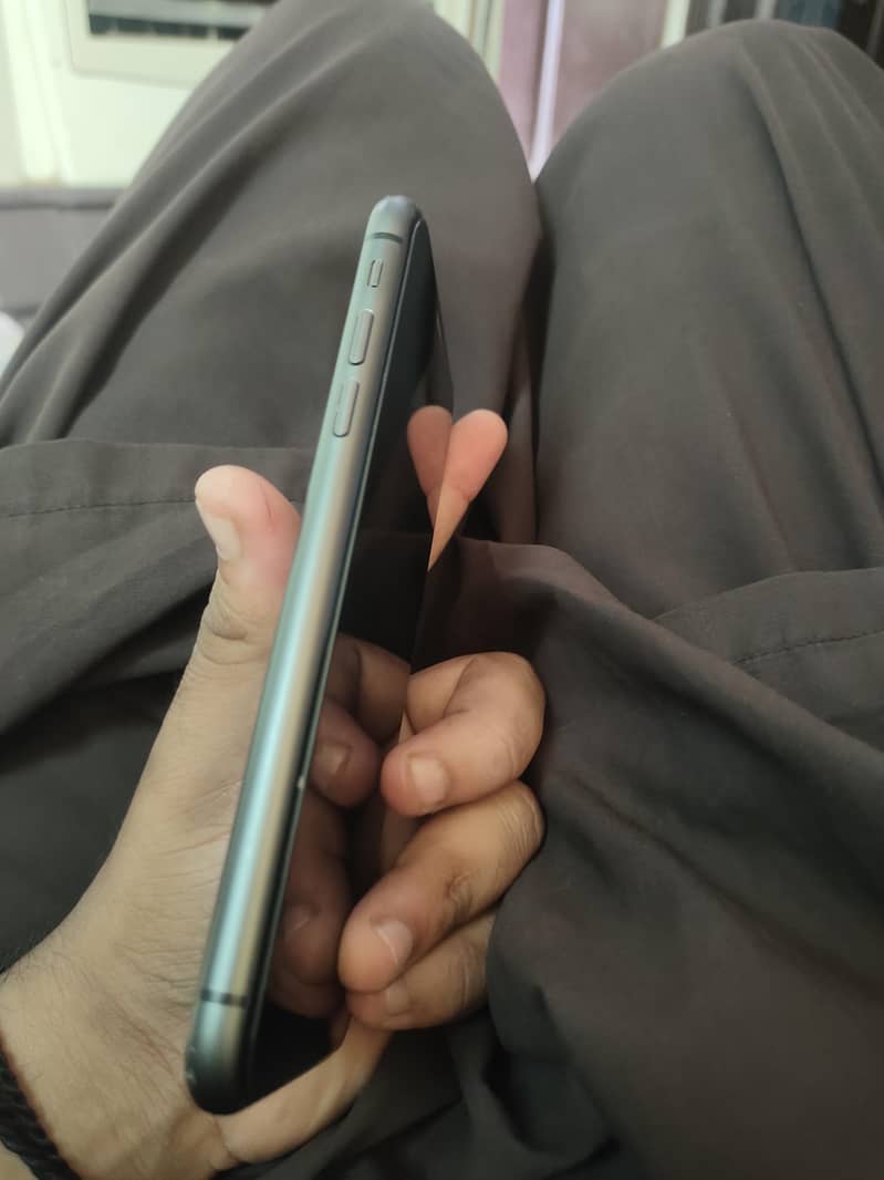 iPhone 11 0