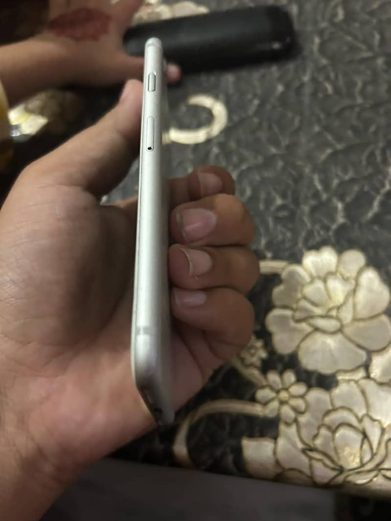 Apple iPhone 6 2