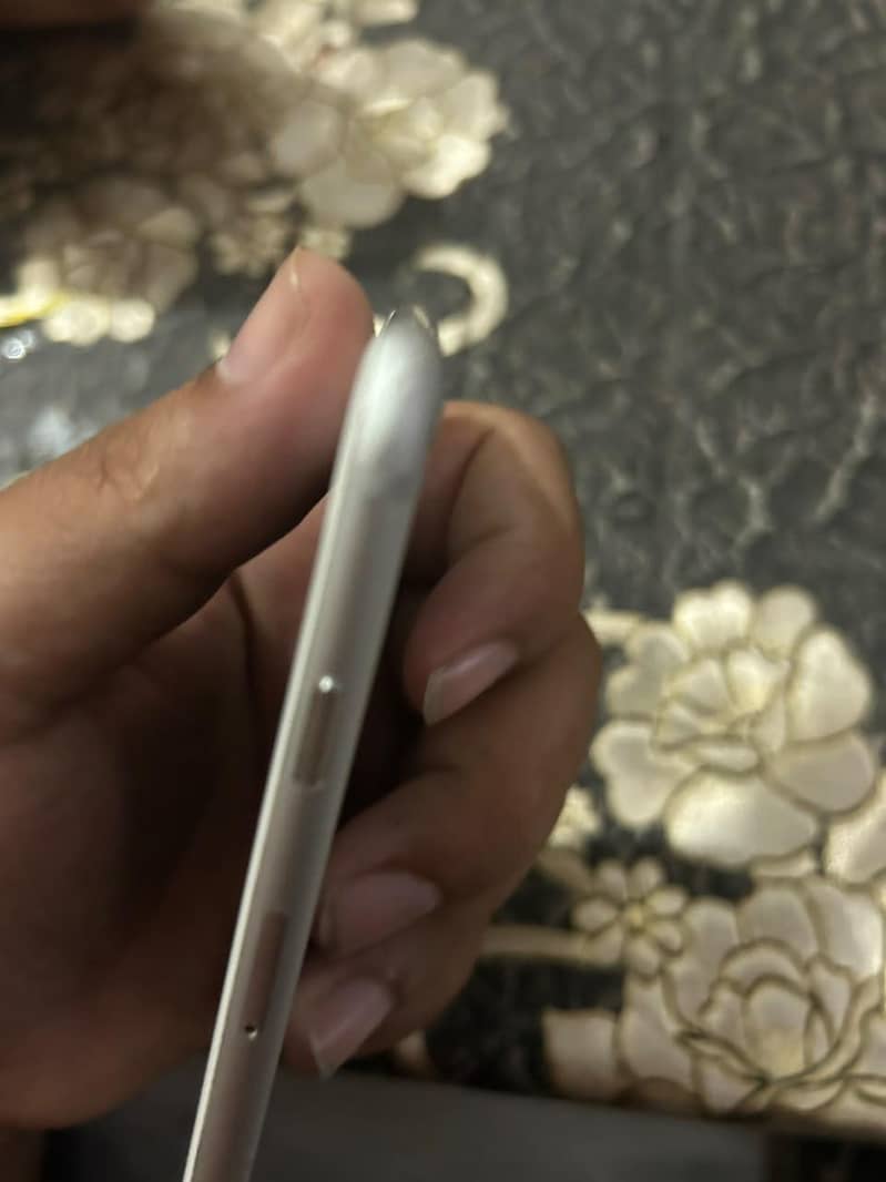 Apple iPhone 6 6