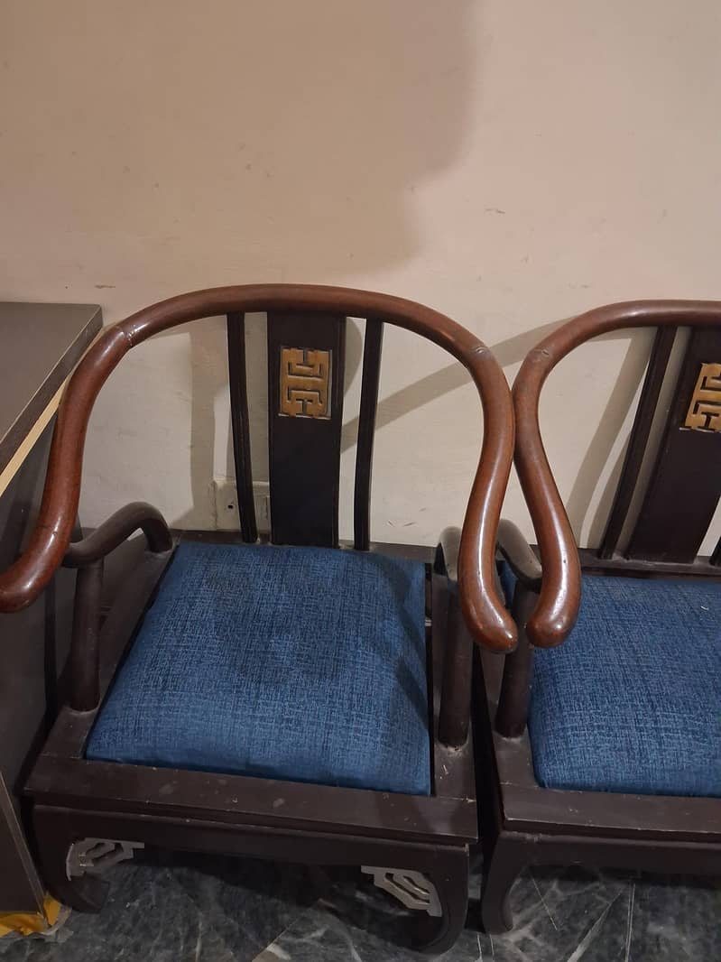 sofa set in 8/10 condition 0