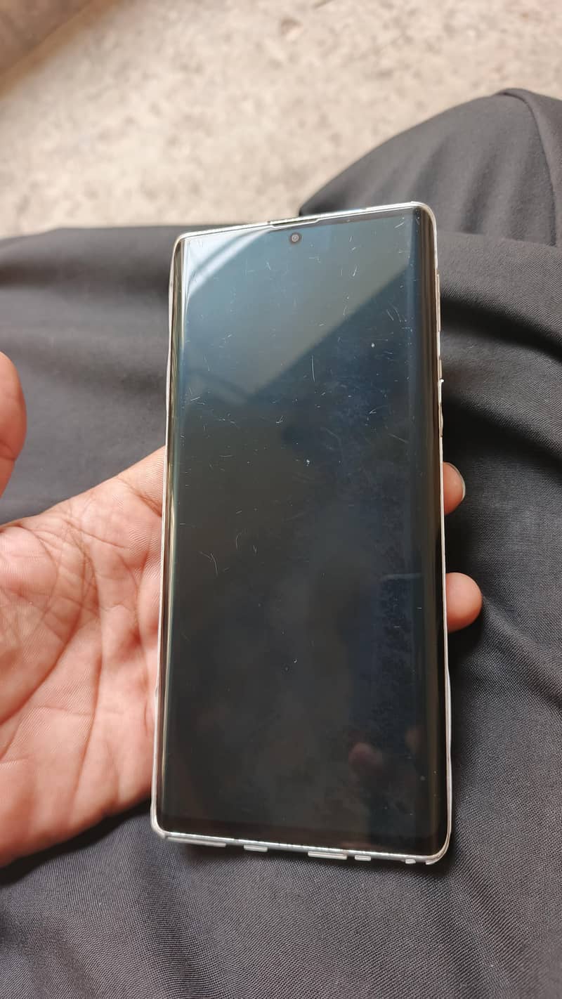 Sharp Aquos R6 2