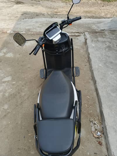 okla onyx ev scooter white color 2026 model