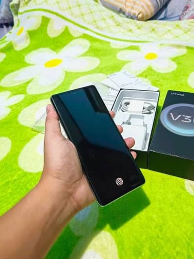 vivo V30 12 GB RAM 256GB memory 0326/6773/255