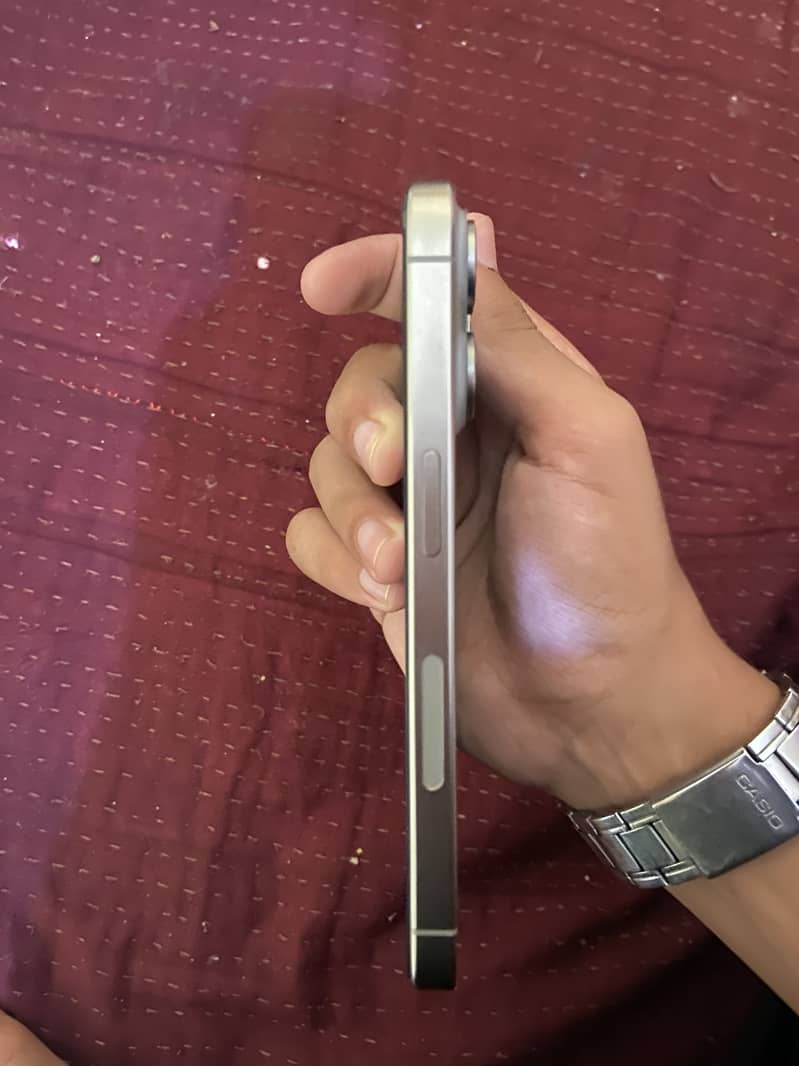 Apple iPhone 15 Pro 2