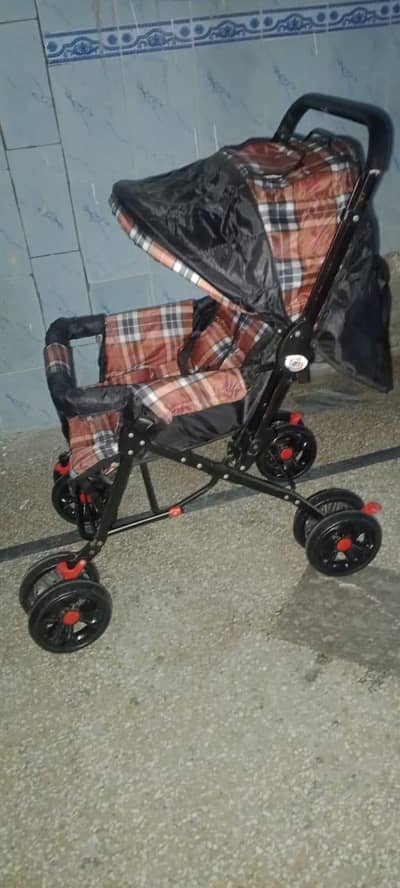 pram 10 by 10 condition Fully New only one month use Indore only