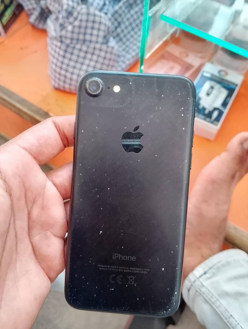 Apple iPhone 7 1