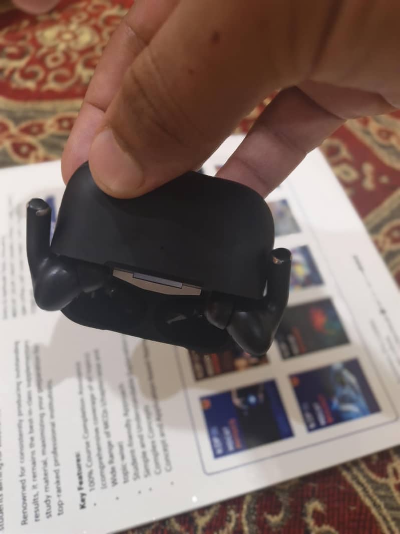 pro 2 earbuds 0