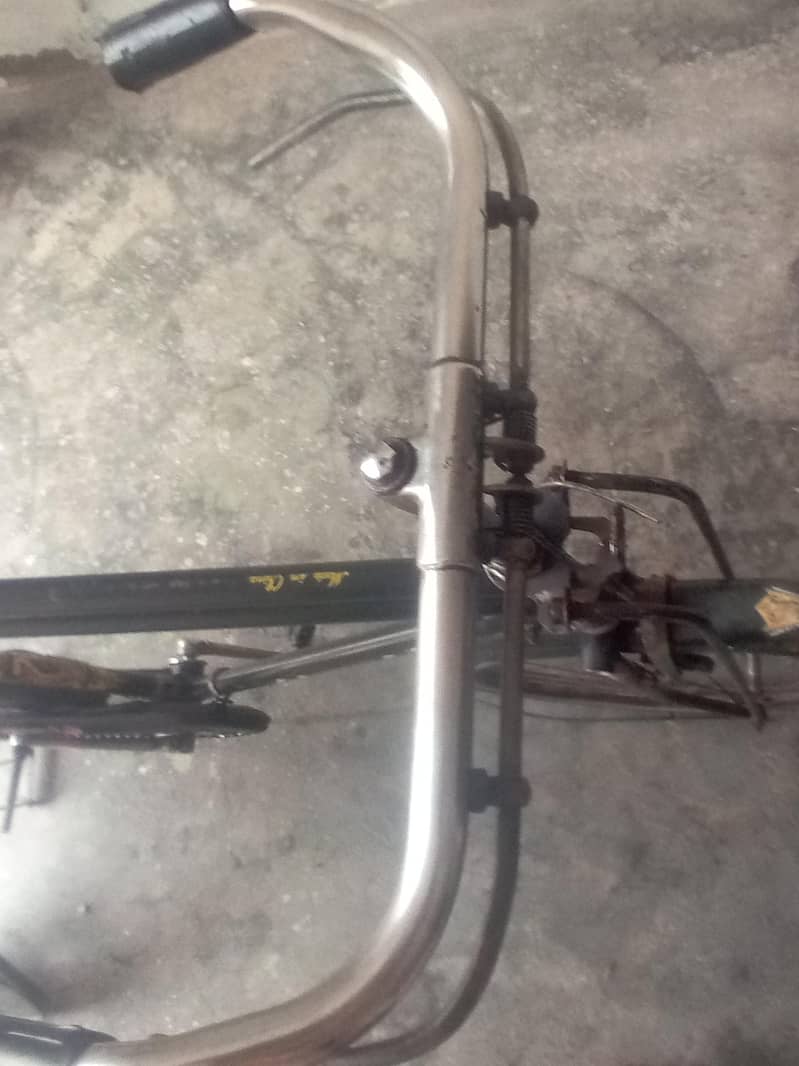 صاف ستھری 22 انچ میڈ اِن چائنا سائیکل 0