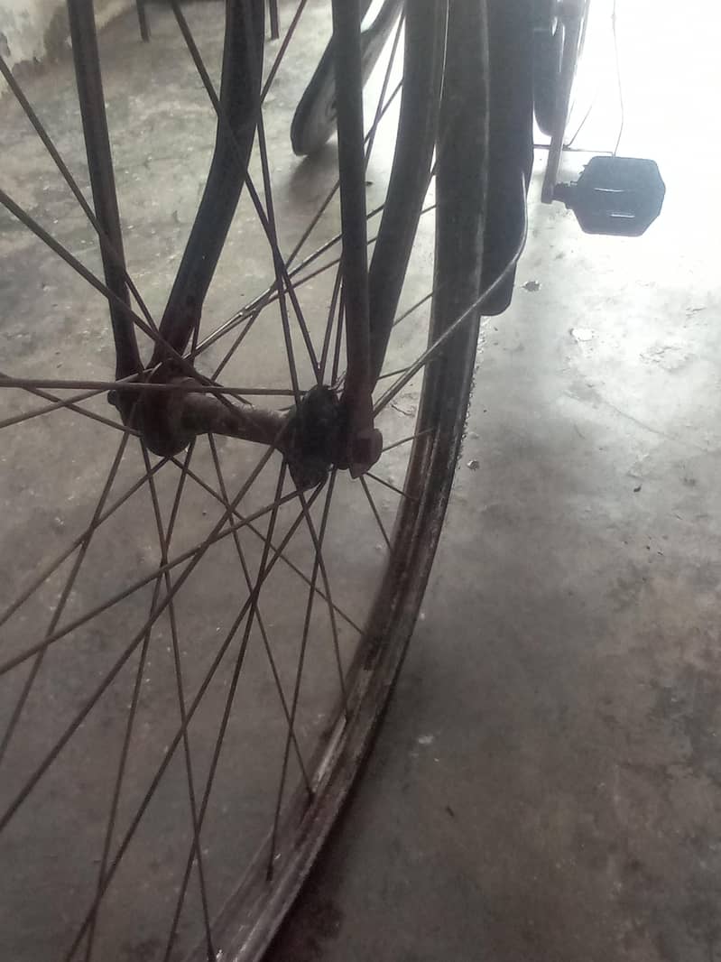 صاف ستھری 22 انچ میڈ اِن چائنا سائیکل 2