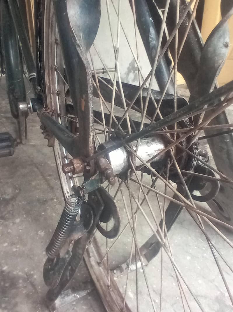 صاف ستھری 22 انچ میڈ اِن چائنا سائیکل 12