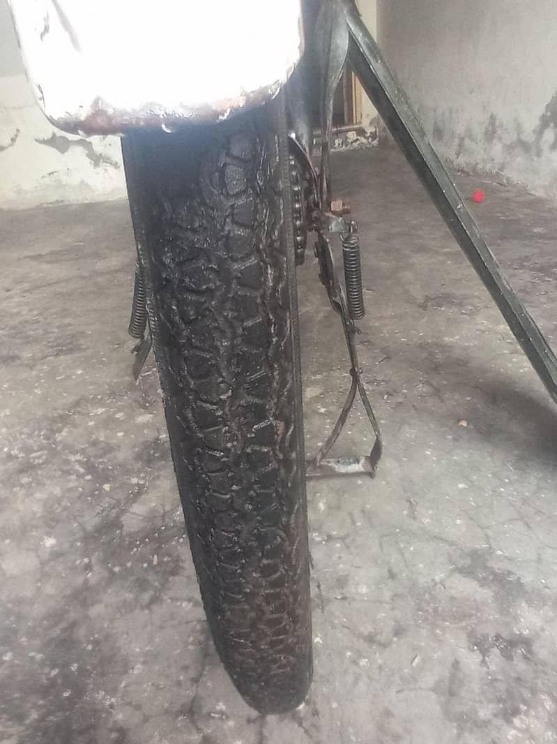 صاف ستھری 22 انچ میڈ اِن چائنا سائیکل 14