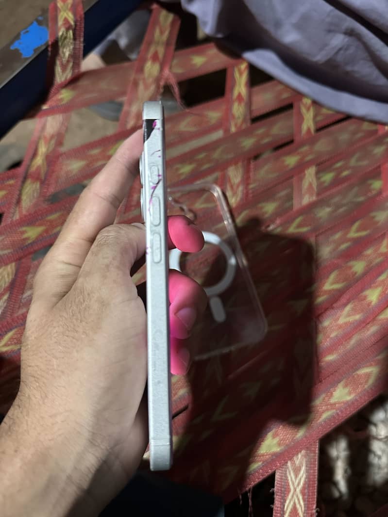 Apple iPhone 16 1