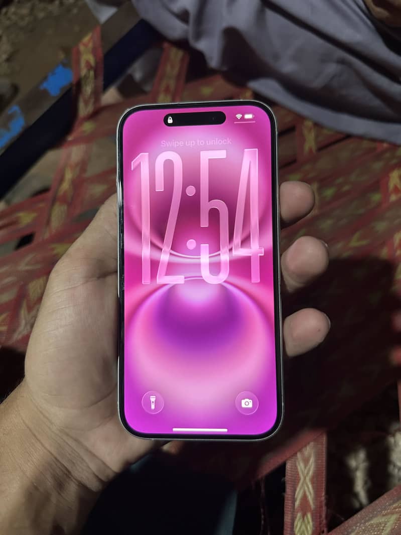 Apple iPhone 16 2