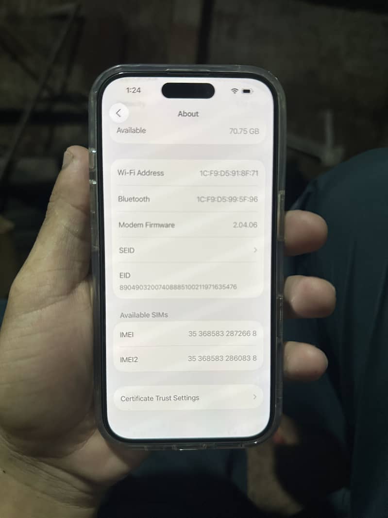 Apple iPhone 16 3