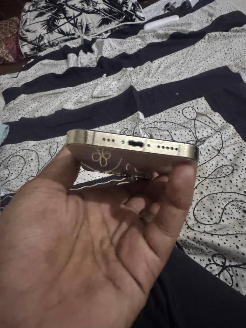 Apple iPhone 13 Pro 2