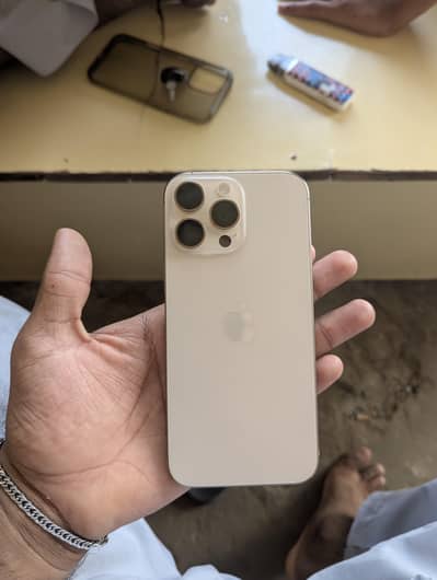 Apple iPhone 16 Pro Max