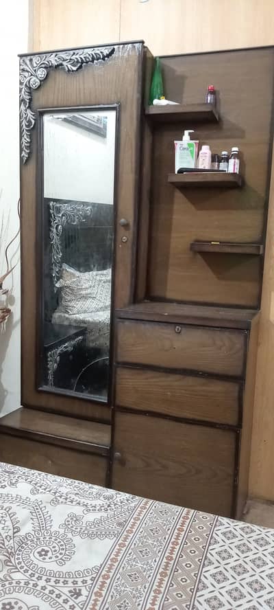 Dressing table