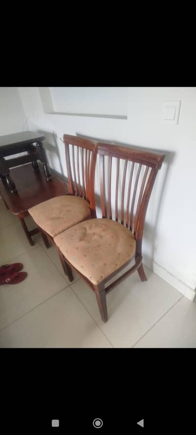 3 chairs one 2 seater sofa in a very good condition
