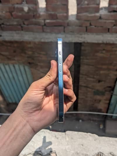 iPhone 13jv 128GB 89BH normal back crack urgent sale