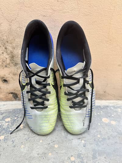 Nike football cleats/shoes