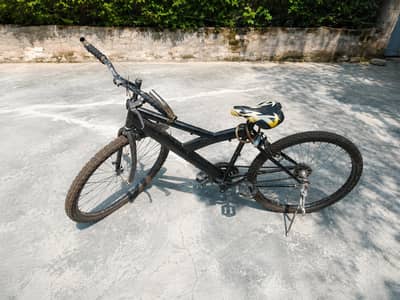 Excellent Condition Mountain Bicycle For Sale - Well Maintained