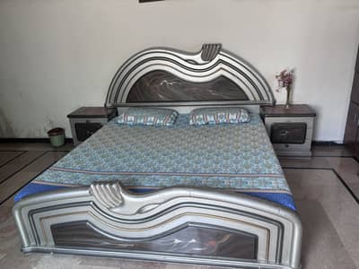 Bed set with dressing table
