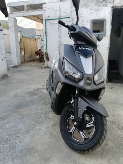 united Scooty 100cc petrol 100km uose full new
