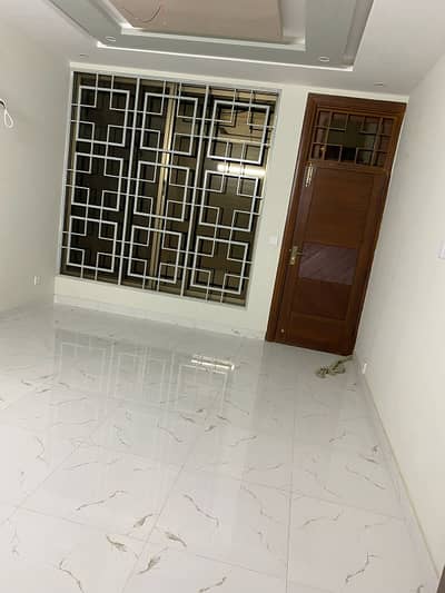 7 Marla Upper Portion With All Basic Necessities