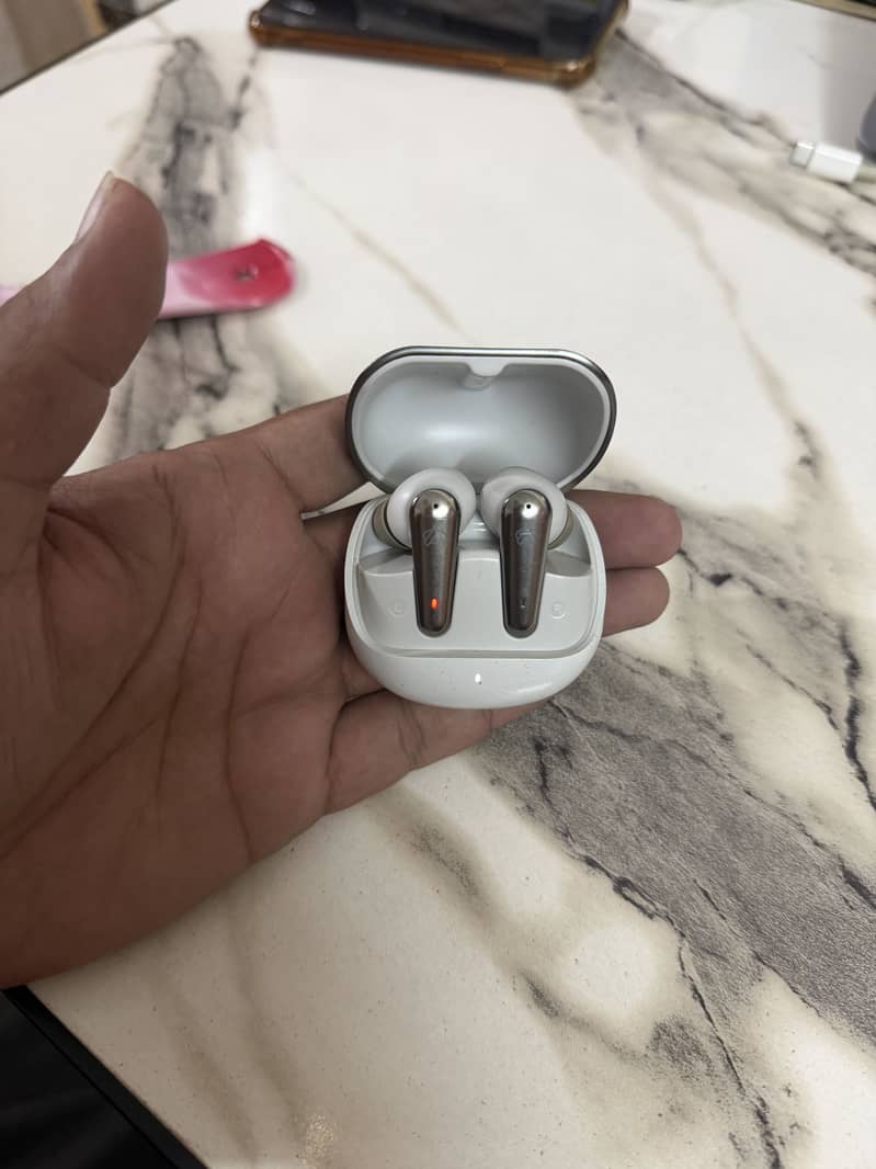 Audionic Airbuds 595 4