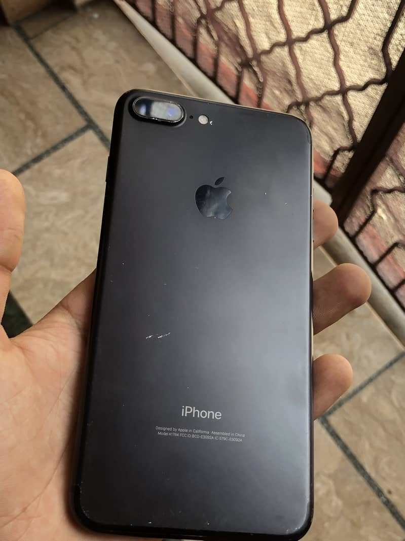 Apple iPhone 7 Plus 0